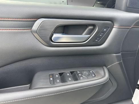 Used 2025 Nissan Armada PRO-4X image 28