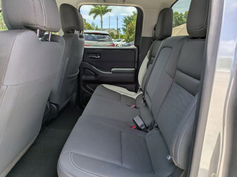 Used 2024 Nissan Frontier SV w/ Graphics Package AWD/4WD image 12