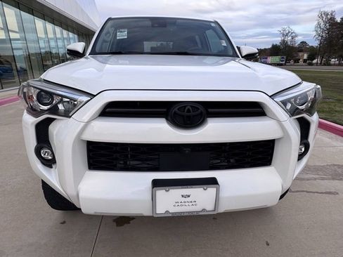 Used 2023 Toyota 4Runner SR5 Premium image 8