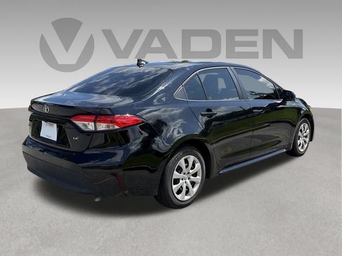 Used 2023 Toyota Corolla LE FWD image 5