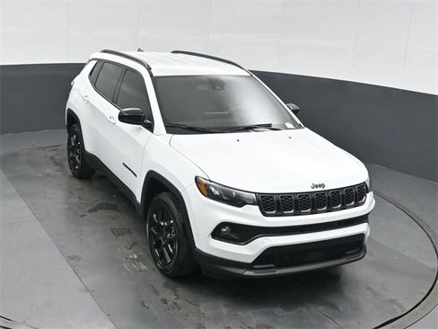New 2026 Jeep Compass Latitude image 37
