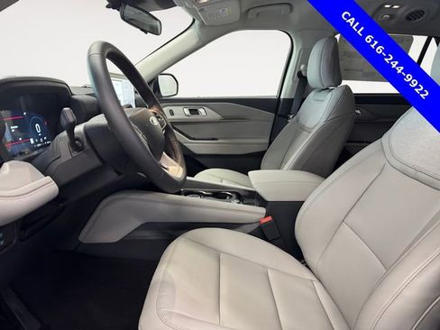 Used 2026 Ford Explorer Active w/ Active Comfort Package image 9