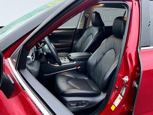 Used 2022 Toyota Highlander Platinum image 25