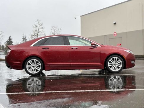 Used 2014 Lincoln MKZ image 6