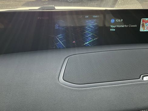 Used 2025 Lincoln Navigator L Reserve image 11