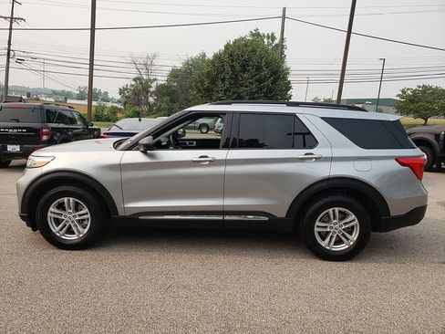 Certified 2023 Ford Explorer XLT w/ Equipment Group 202A AWD/4WD image 8