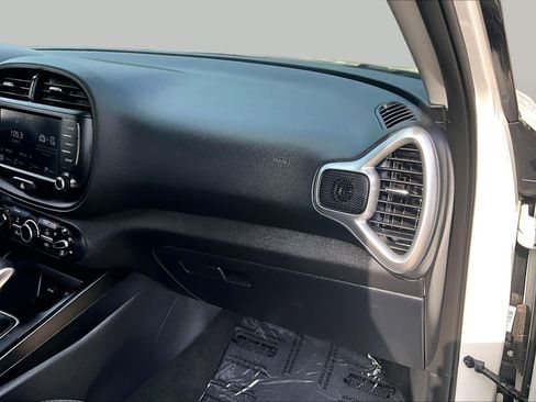 Used 2023 Kia Soul LX FWD image 17