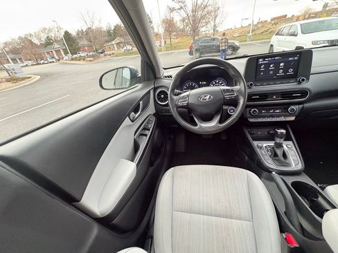 Used 2022 Hyundai Kona SEL w/ Convenience Package image 17