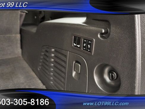 Used 2017 Chevrolet Suburban Premier RWD image 25
