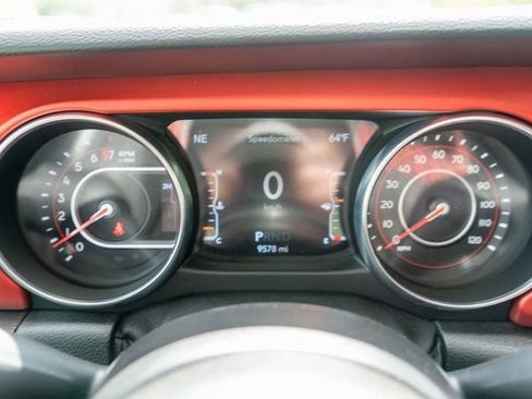 Used 2021 Jeep Gladiator Rubicon w/ Dual Top Group AWD/4WD image 19