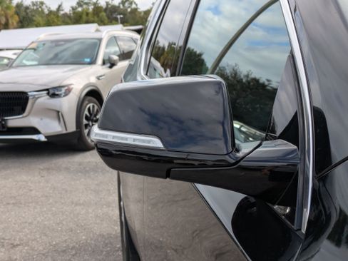 Used 2020 Chevrolet Traverse LT image 12