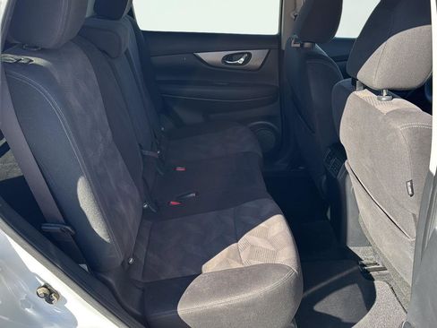 Used 2016 Nissan Rogue SV image 22