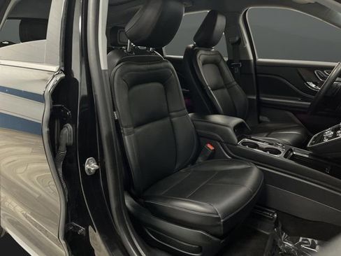 Used 2022 Lincoln Corsair AWD w/ Premium Package image 34