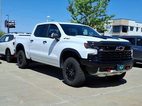 Certified 2025 Chevrolet Silverado 1500 ZR2 w/ Technology Package AWD/4WD image 3