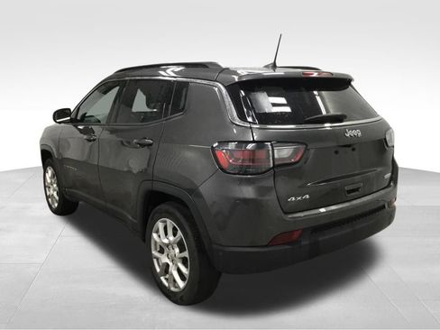 Used 2023 Jeep Compass Latitude w/ Sun and Sound Group AWD/4WD image 14