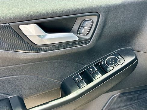Used 2024 Ford Escape ST-Line w/ Tech Pack #1 FWD image 18
