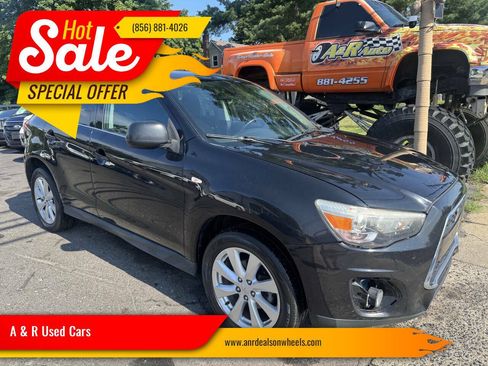Used 2014 Mitsubishi Outlander Sport SE AWD/4WD image 1