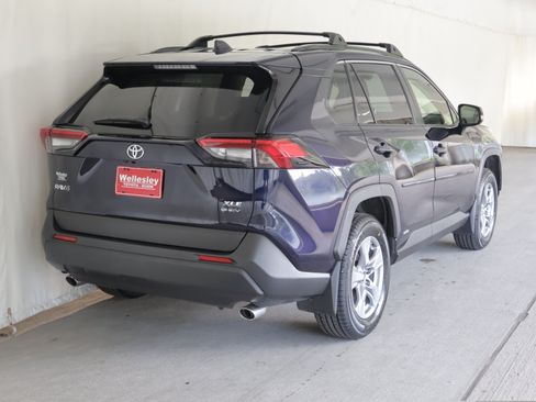 Used 2025 Toyota RAV4 XLE w/ Convenience Package AWD/4WD image 7
