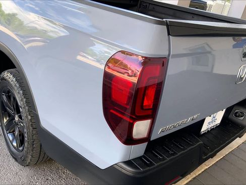 Used 2022 Honda Ridgeline Black Edition image 28
