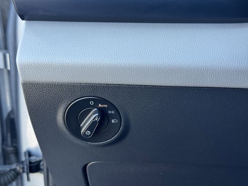 Used 2022 Volkswagen Taos SE w/ IQ.Drive SE Package image 30