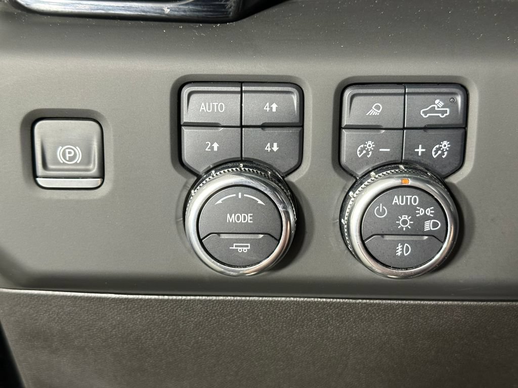 Used 2025 GMC Sierra 2500 AT4X AWD/4WD image 22