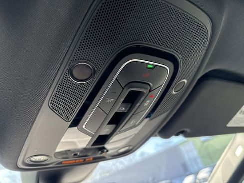 Used 2025 Audi Q7 3.0T Premium Plus image 27