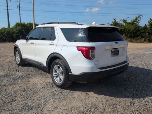 Used 2020 Ford Explorer XLT RWD image 3