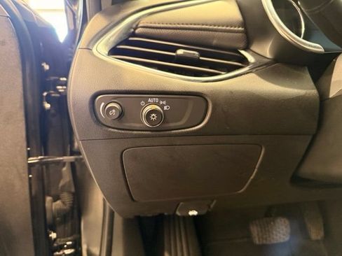 Used 2024 Chevrolet Malibu LT FWD image 17