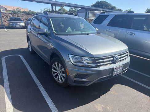 Used 2018 Volkswagen Tiguan S FWD image 2