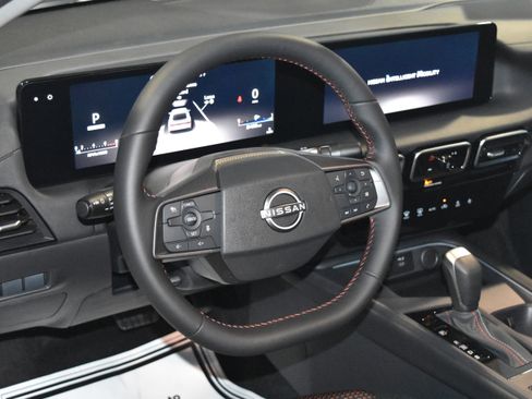 New 2026 Nissan Sentra SR w/ Floor Mat Package FWD image 2