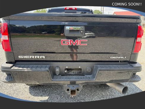 Used 2019 GMC Sierra 2500 Denali w/ Duramax Plus Package AWD/4WD image 4