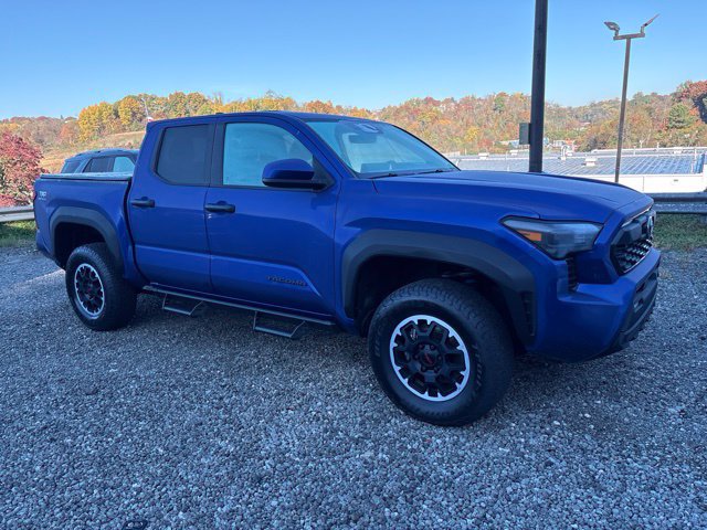 Used 2024 Toyota Tacoma TRD Off-Road AWD/4WD image 7