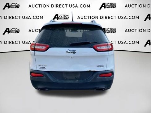 Used 2015 Jeep Cherokee Latitude AWD/4WD image 9