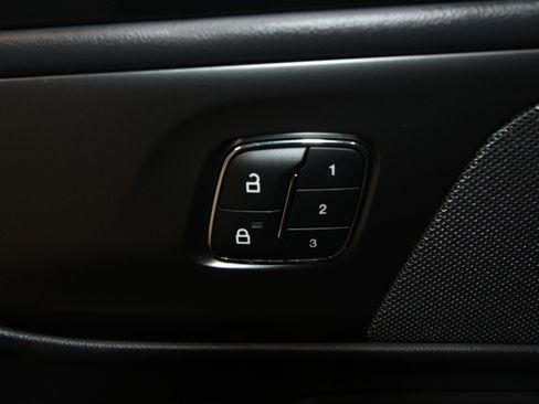 New 2026 Lincoln Nautilus Premier image 8