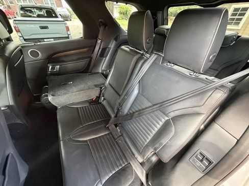Used 2017 Land Rover Discovery HSE Luxury AWD/4WD image 14