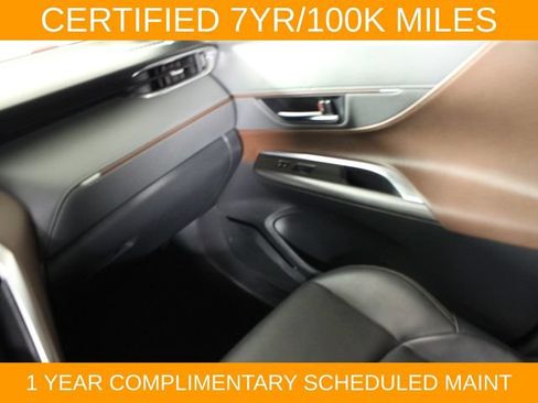 Used 2024 Toyota Venza Limited AWD/4WD image 15