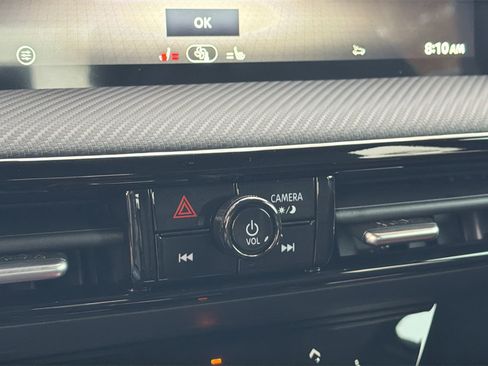 New 2026 Nissan Kicks SR w/ Cold Weather Package image 25