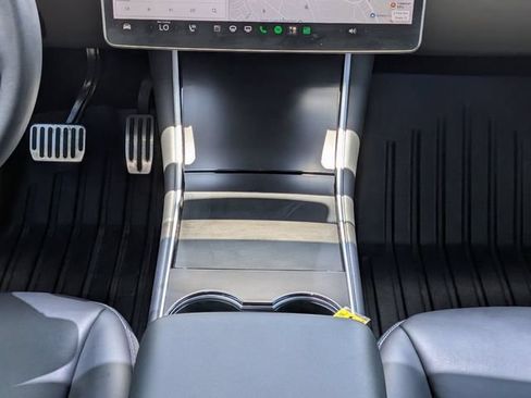 Used 2021 Tesla Model Y Long Range AWD/4WD image 18