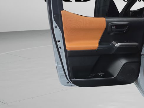 Used 2019 Toyota Tacoma SR5 image 35