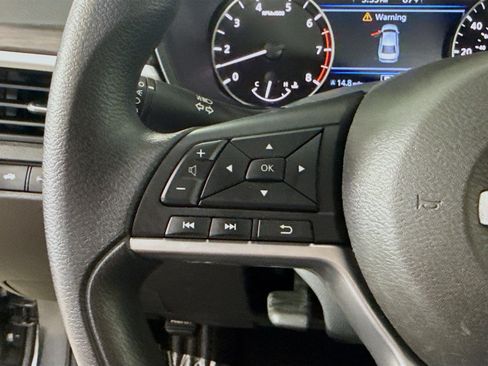 Used 2025 Nissan Altima 2.5 SV FWD image 14