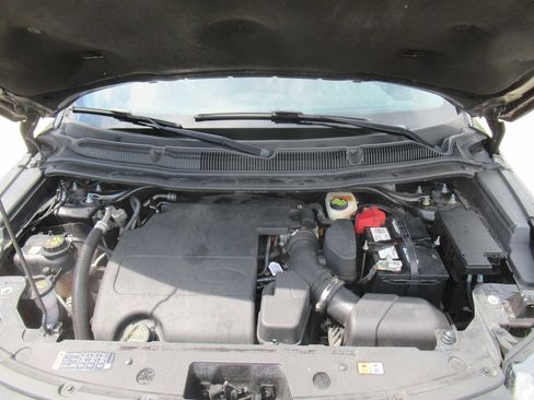 Used 2016 Ford Explorer XLT w/ Equipment Group 202A image 13