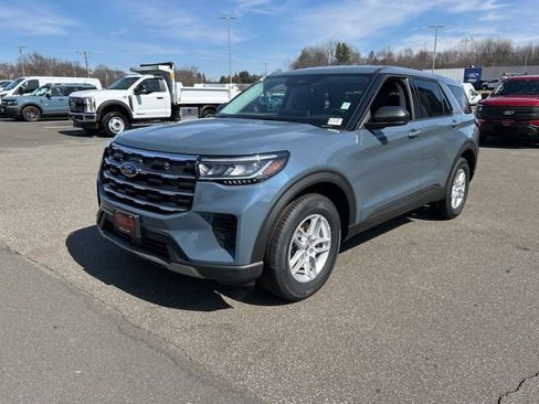 New 2026 Ford Explorer Active image 3