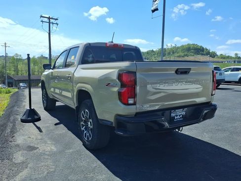 Used 2023 Chevrolet Colorado Z71 w/ Z71 Convenience Package 2 AWD/4WD image 8