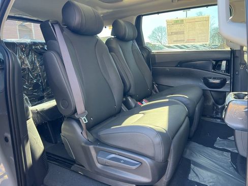 New 2026 Kia Carnival SX Prestige image 13