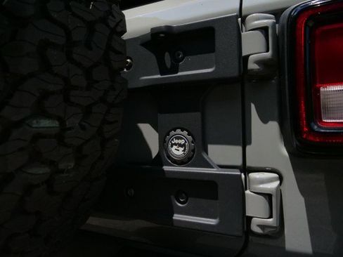 Used 2023 Jeep Wrangler Unlimited Sport AWD/4WD image 31