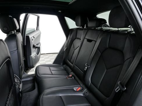New 2026 Porsche Macan AWD/4WD image 22