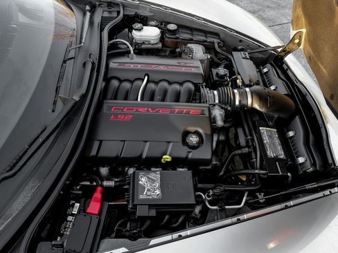 Used 2006 Chevrolet Corvette Coupe w/ Preferred Equipment Group image 45