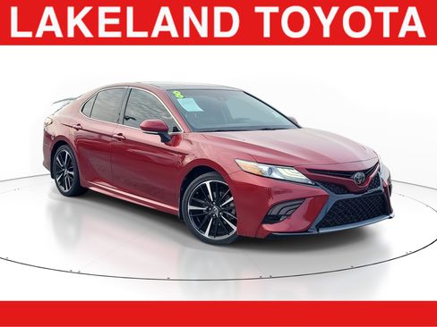 Used 2018 Toyota Camry XSE image 1