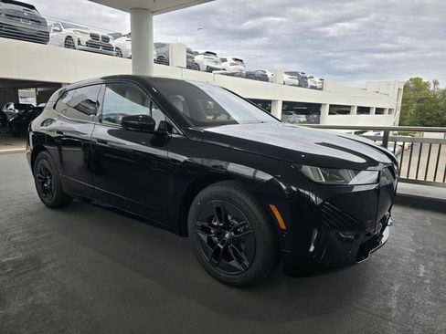 New 2026 BMW iX xDrive45 w/ Premium Package image 25