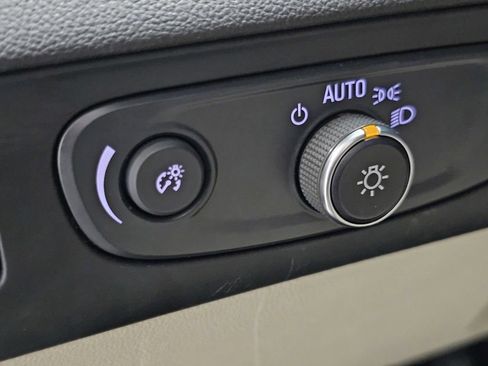 Used 2020 Buick Enclave Premium w/ Sun and Sites Package AWD/4WD image 36